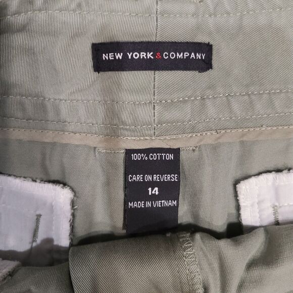New York & Company Flat Front Casual Olive Green Chino Shorts Women Size 14 - Picture 3 of 4